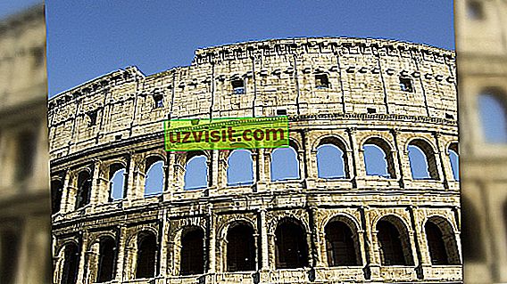 Ciri Ciri Reka Bentuk Colosseum - Berbentuk besar dan berwarna