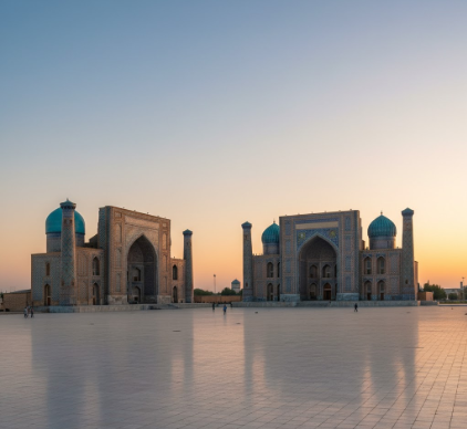 Best Times to Avoid Crowds at Registan Square